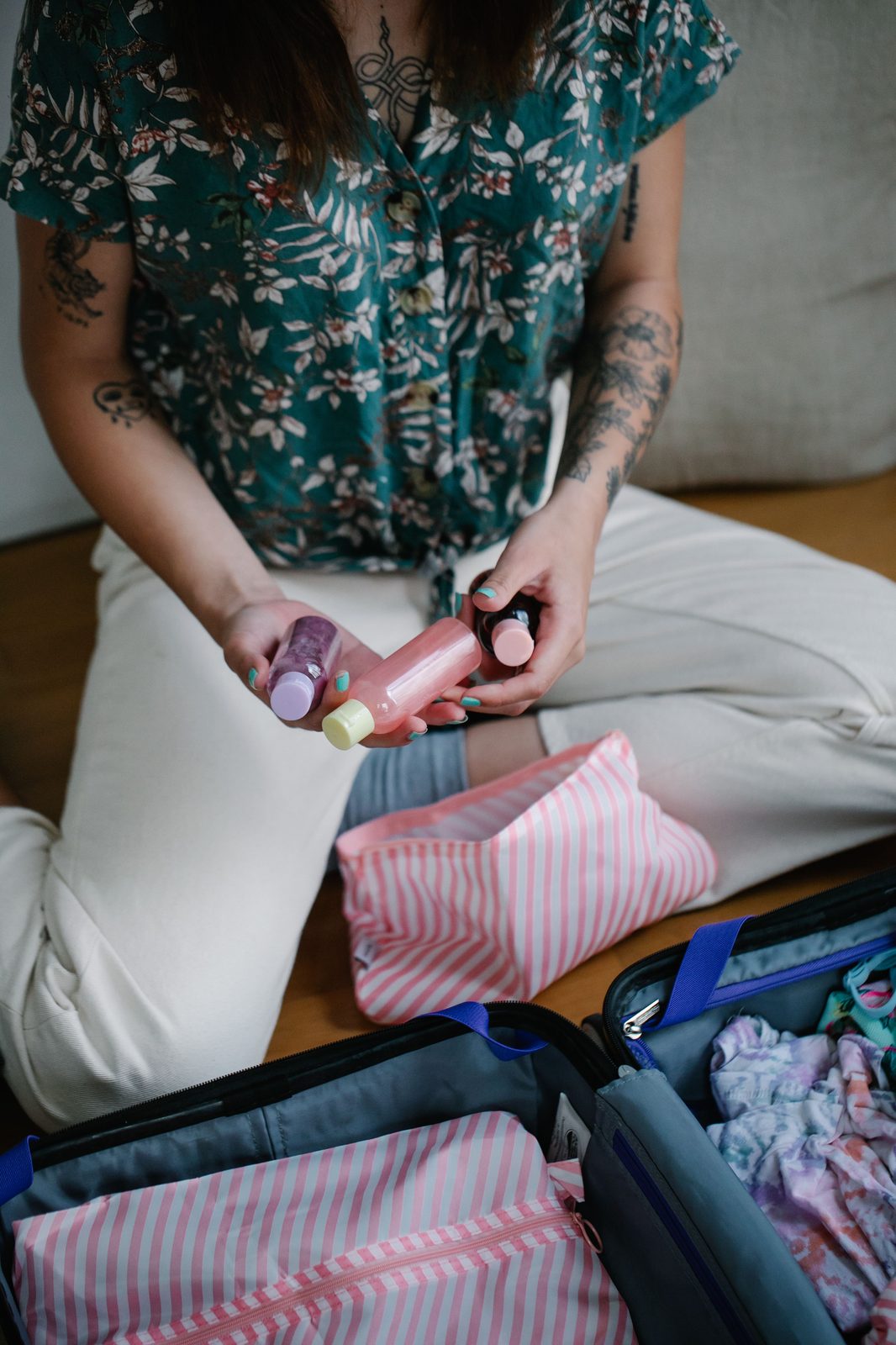 Offener Koffer bereit zum Packen